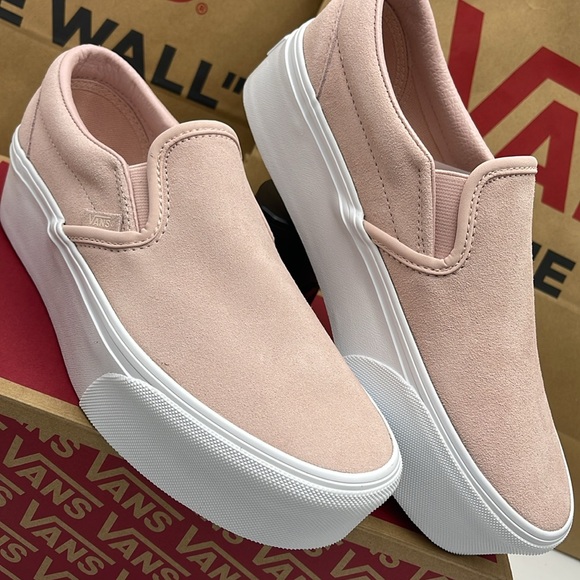 Vans WMNS Platform Sneakers Classic Slip-On Stackform
Mono Embroidery Rose Smoke - Picture 6 of 16